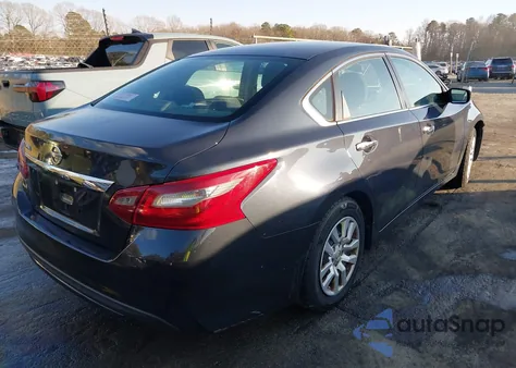 2018 Nissan Altima 2.5 S z USA, uszkodzony, nr VIN 1N4AL3AP0JC120508